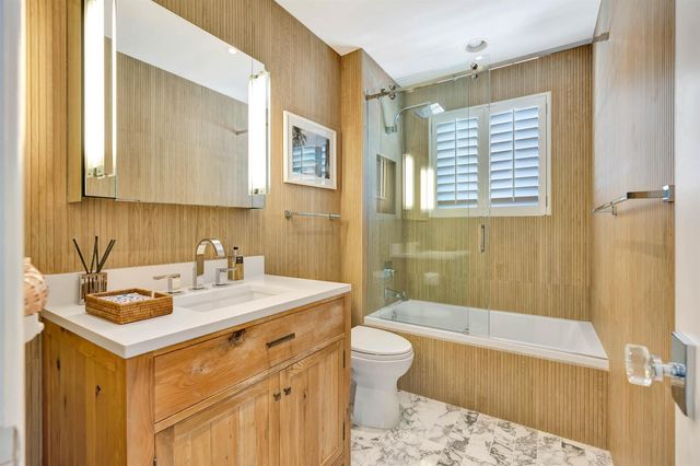 136 Worth Court S, West Palm Beach, FL 33405