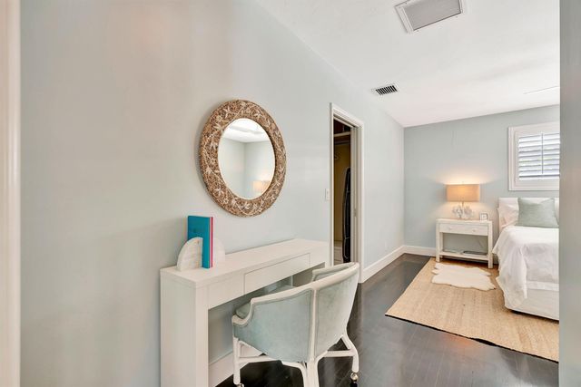 136 Worth Court S, West Palm Beach, FL 33405