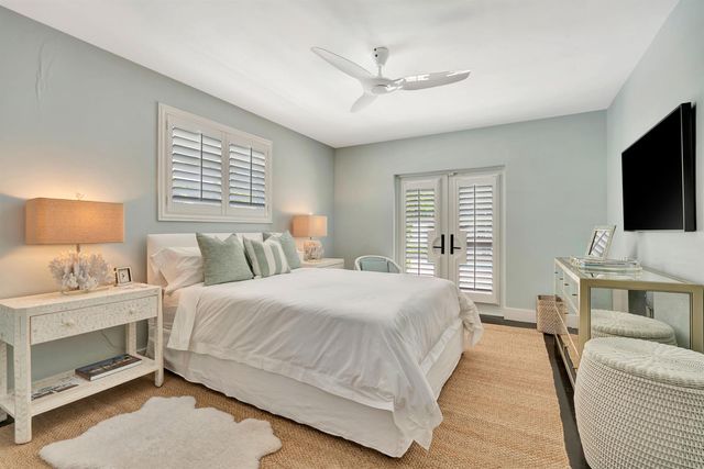 136 Worth Court S, West Palm Beach, FL 33405