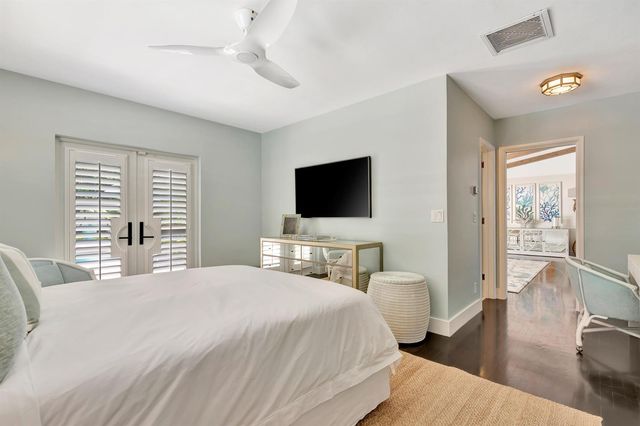 136 Worth Court S, West Palm Beach, FL 33405