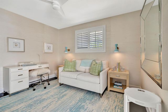 136 Worth Court S, West Palm Beach, FL 33405
