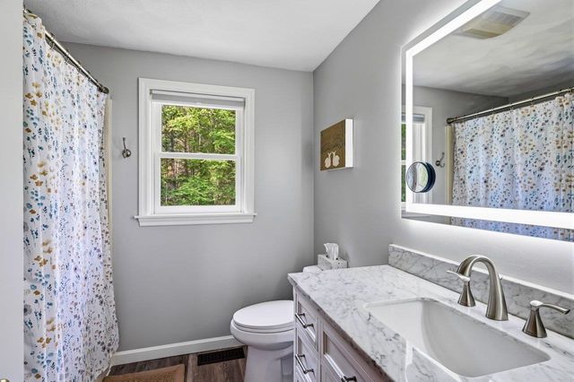 85 Karlin Road, Fremont, NH 03044