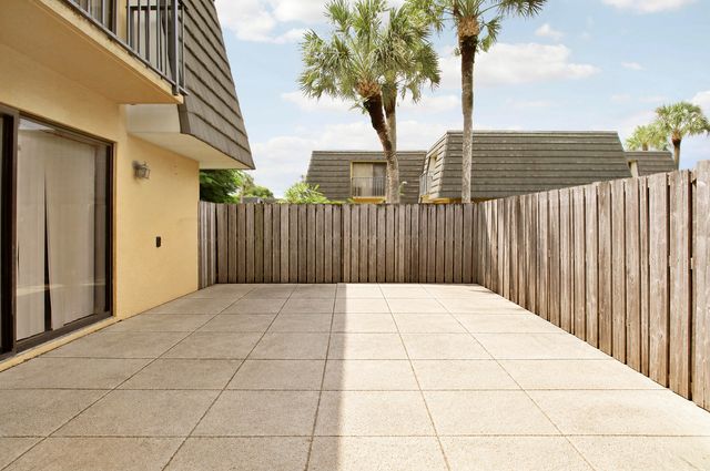 2218 22nd Way, West Palm Beach, FL 33407