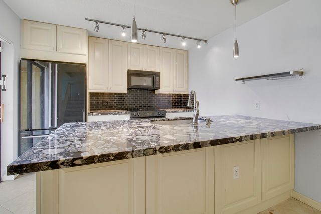 2218 22nd Way, West Palm Beach, FL 33407