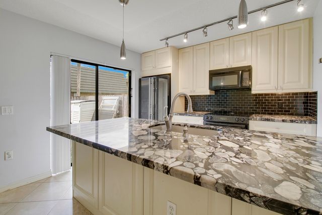 2218 22nd Way, West Palm Beach, FL 33407