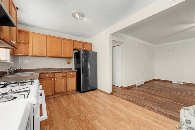 6753 Madison Street, Taylor, MI 48180