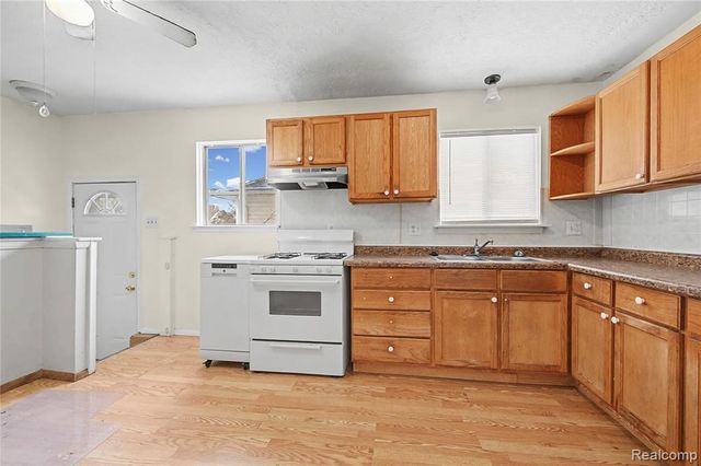 6753 Madison Street, Taylor, MI 48180