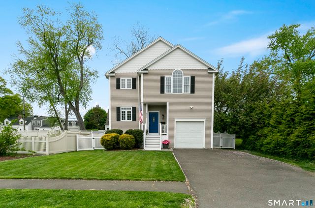 896 Riverside Drive, Fairfield, CT 06824