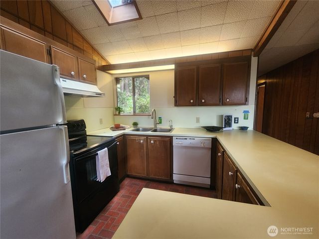 808 Woodsong Lane, Langley, WA 98260