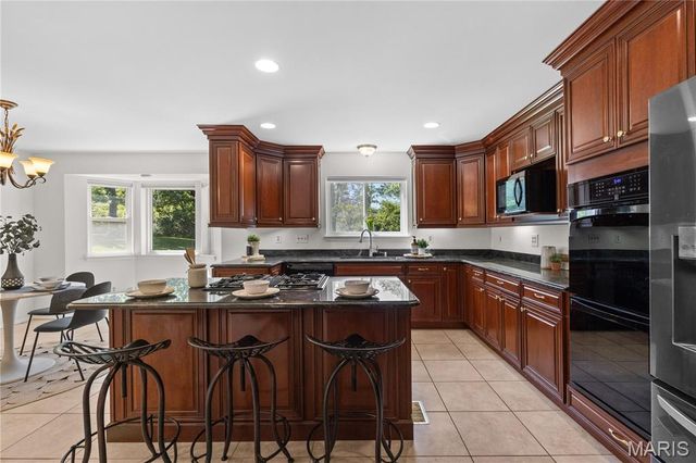 11546 Conway Road, St Louis, MO 63131