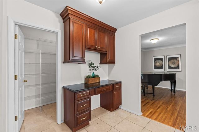 11546 Conway Road, St Louis, MO 63131