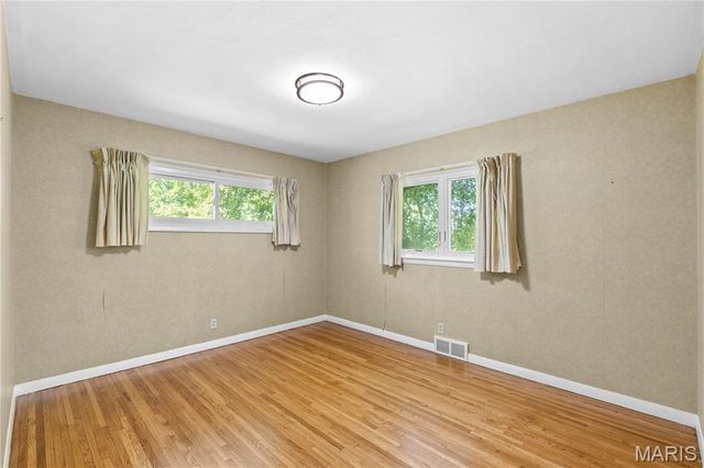 11546 Conway Road, St Louis, MO 63131