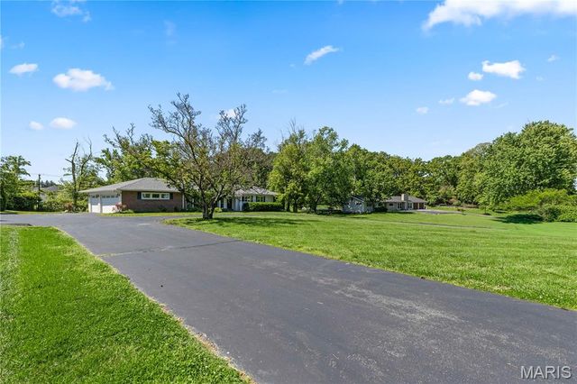 11546 Conway Road, St Louis, MO 63131