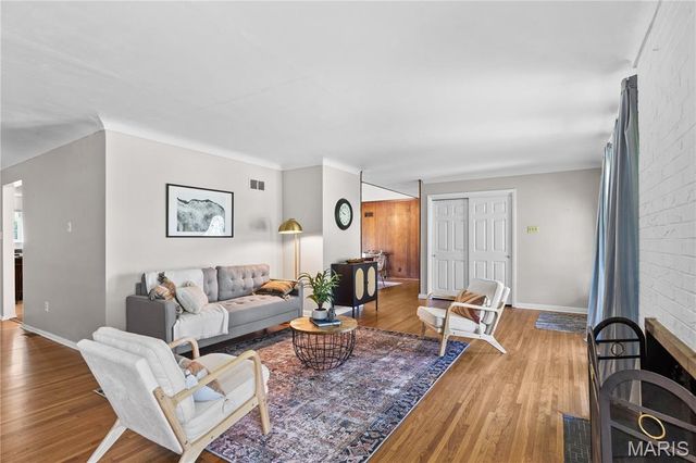 11546 Conway Road, St Louis, MO 63131