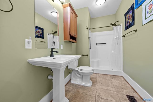 25558 Bain Road, Athens, AL 35613