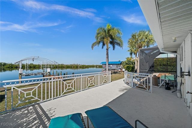 2758 8th AVE, St James City, FL 33956