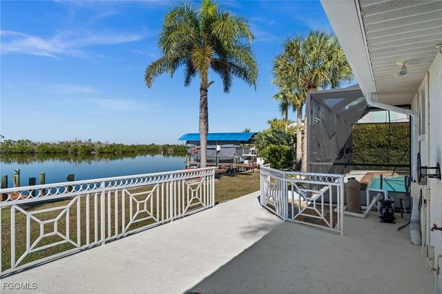 2758 8th AVE, St James City, FL 33956