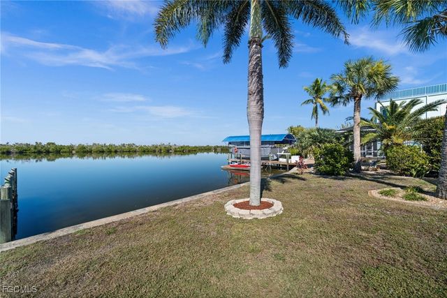 2758 8th AVE, St James City, FL 33956