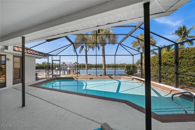 2758 8th AVE, St James City, FL 33956