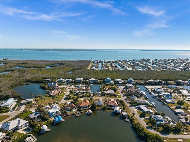 2758 8th AVE, St James City, FL 33956