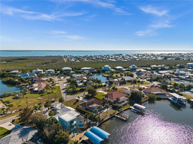 2758 8th AVE, St James City, FL 33956