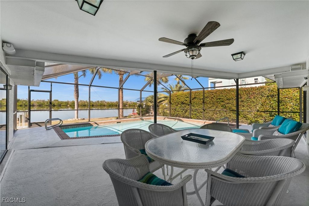 2758 8th AVE, St James City, FL 33956