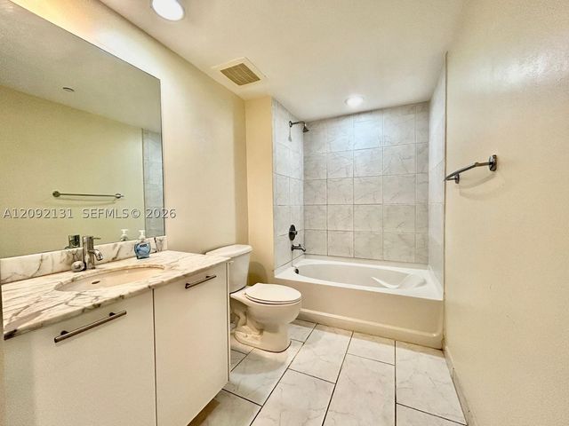 950 Brickell Bay Dr 1708, Miami, FL 33131
