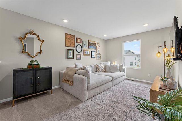 506 Maize Loop, Saline, MI 48176