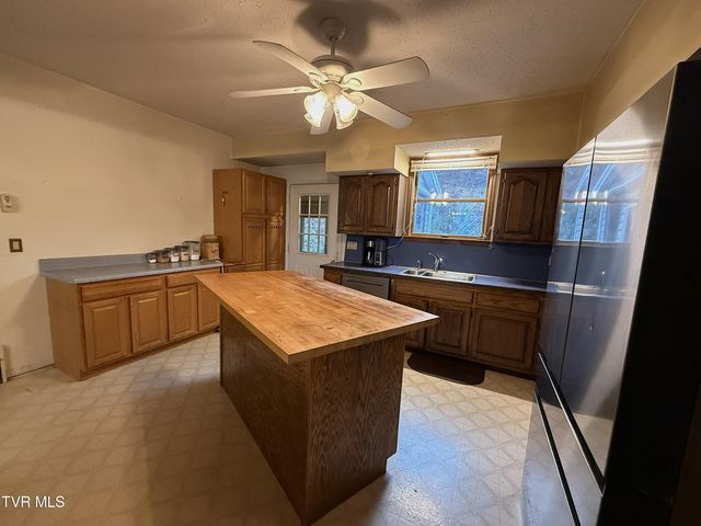 704 River Road, Church Hill, TN 37642