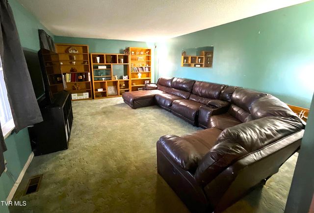 704 River Road, Church Hill, TN 37642