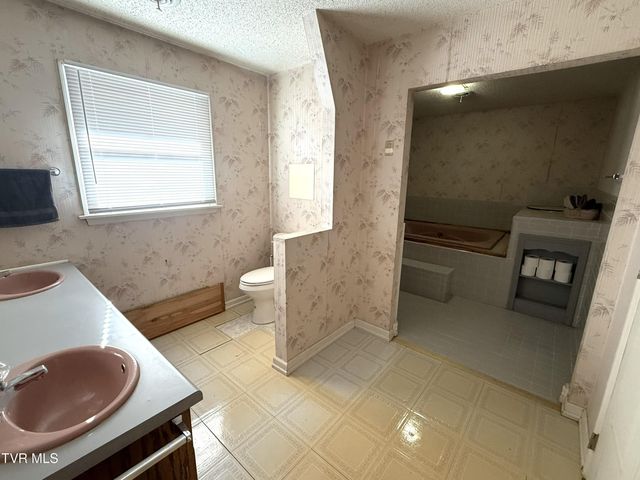 704 River Road, Church Hill, TN 37642