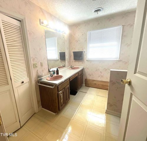 704 River Road, Church Hill, TN 37642