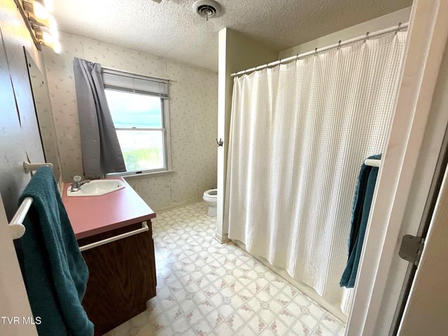 704 River Road, Church Hill, TN 37642