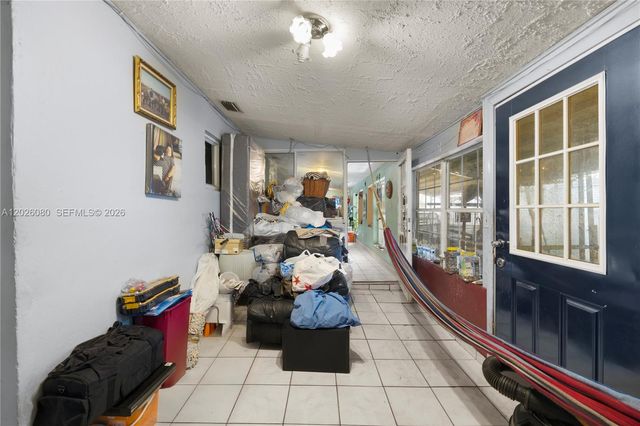 1975 SW 41st Ave, Fort Lauderdale, FL 33317