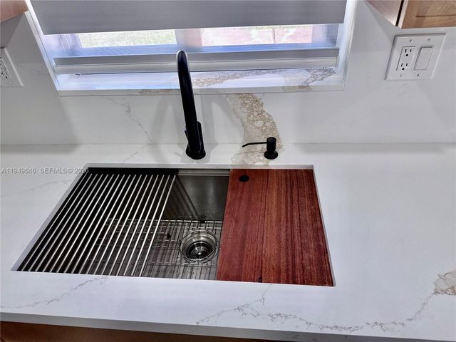 15235 SW 108th Ct, Miami, FL 33157