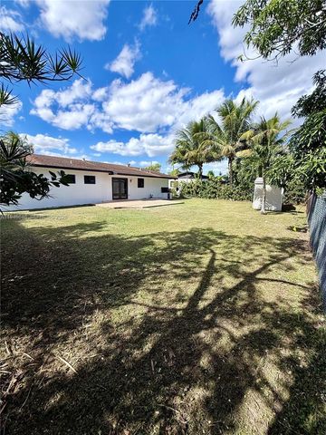 15235 SW 108th Ct, Miami, FL 33157