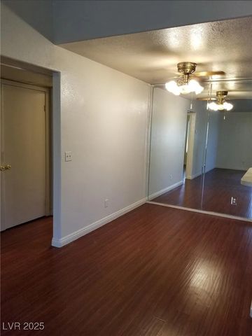 5221 Lindell Road 206, Las Vegas, NV 89118