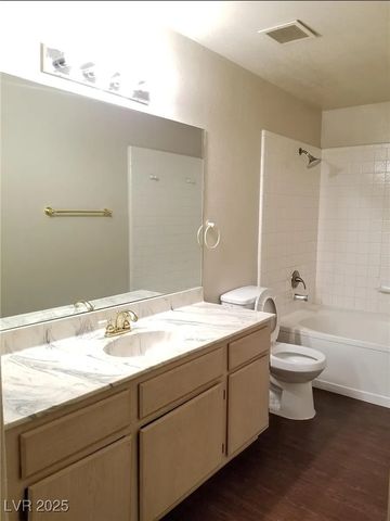 5221 Lindell Road 206, Las Vegas, NV 89118