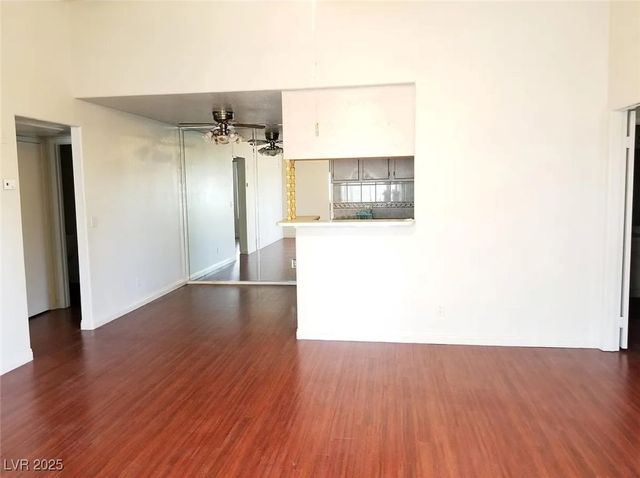 5221 Lindell Road 206, Las Vegas, NV 89118