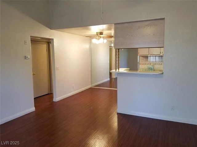 5221 Lindell Road 206, Las Vegas, NV 89118