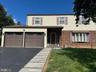 566 THRUSH CT, Harrisburg, PA 17111