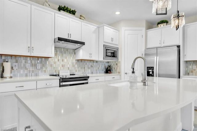 17146 Oakstead DR, Alva, FL 33920