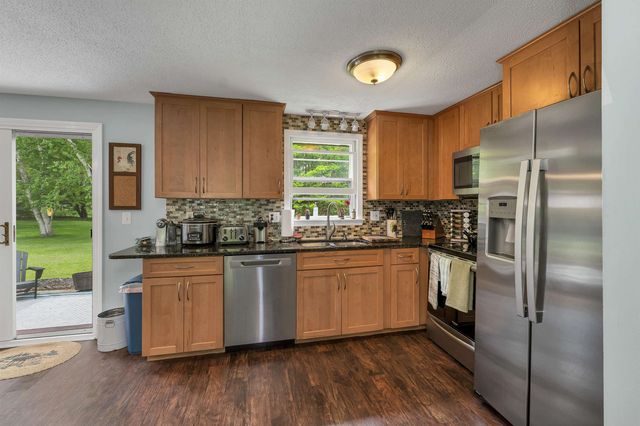8 Toftree Lane, Dover, NH 03820