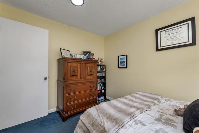 8 Toftree Lane, Dover, NH 03820