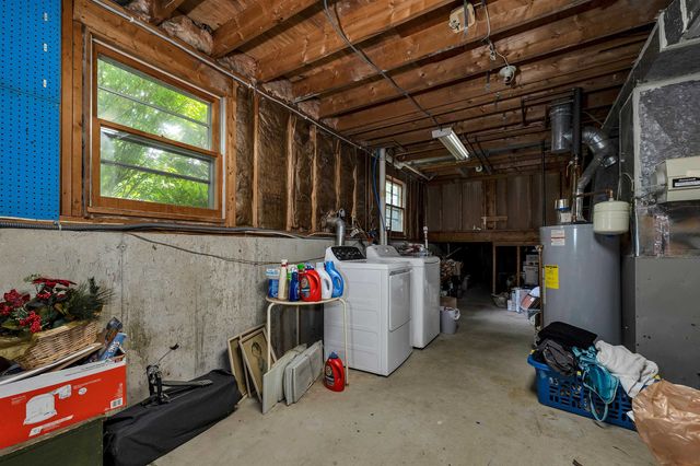 8 Toftree Lane, Dover, NH 03820