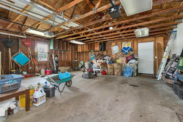 8 Toftree Lane, Dover, NH 03820
