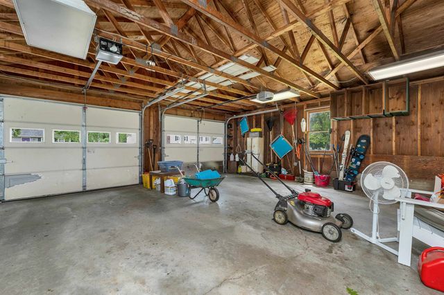 8 Toftree Lane, Dover, NH 03820