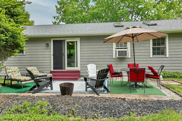 8 Toftree Lane, Dover, NH 03820