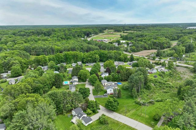 8 Toftree Lane, Dover, NH 03820
