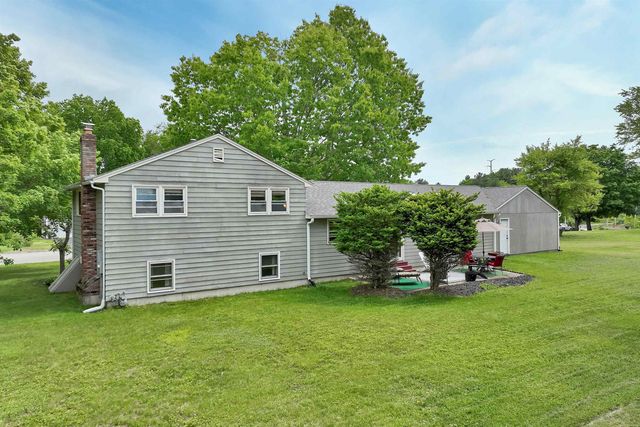 8 Toftree Lane, Dover, NH 03820